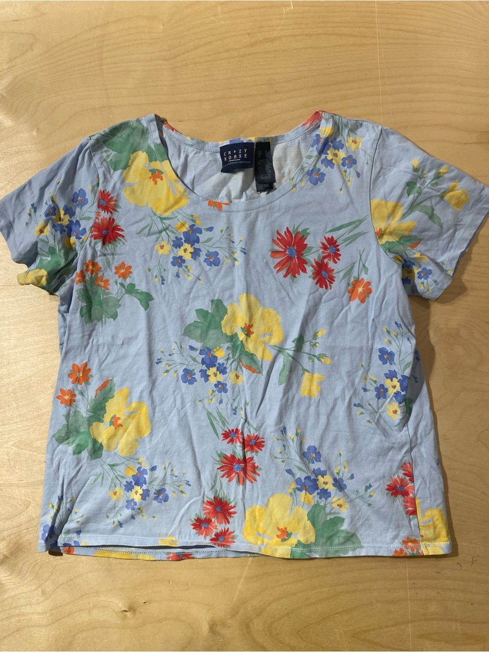 Liz Claiborne Light Blue Floral Tee with Yellow, Red & Blue Accents XL (SM) - Picture 2 of 7